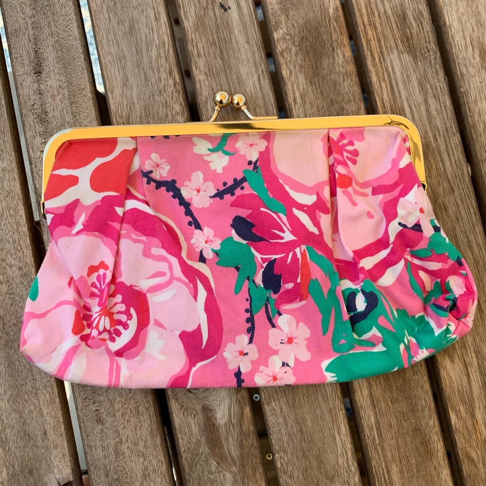 Lilly Pulitzer Clutch *RARE* - Picture 2 of 3